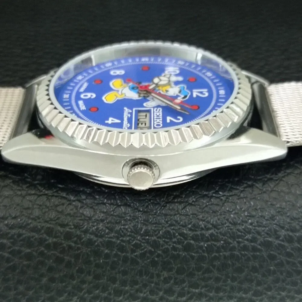 Vintage 1974 Disney Seiko Automatic Mens Silver Watch W/daydate & Donald accents